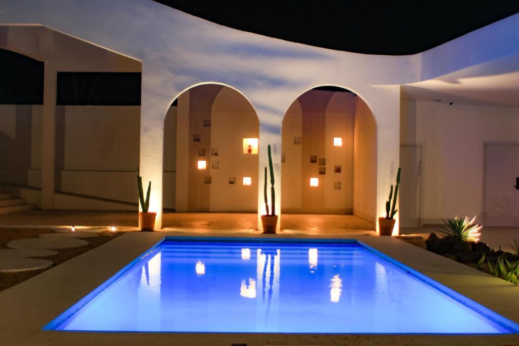 Roka Hotel Boutique